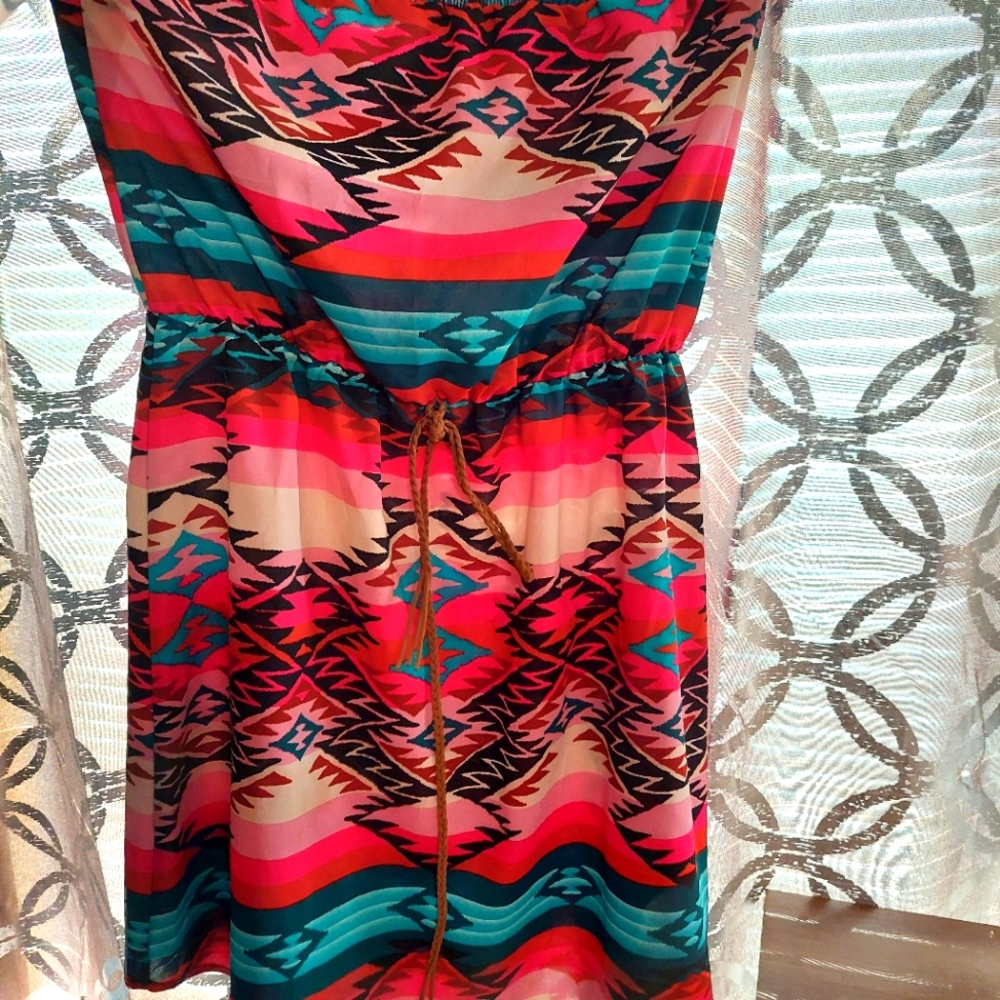 Women's Short, Strapless Dress. Multicolor. Large.